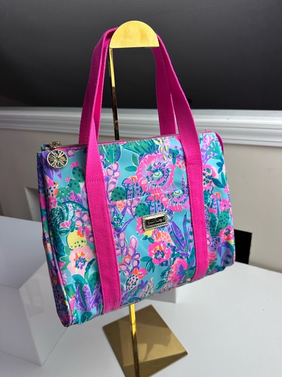 Lilly Pulitzer Handbags - Lilly Pulitzer Cute Insulated Lunch Bag In Me And My Zesty